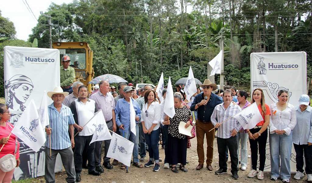 Arranca camino rural hacia Metlapoxteca. Arranca camino rural hacia Metlapoxteca.