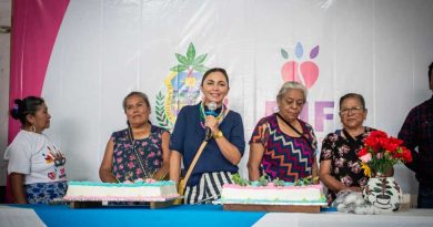 Celebran a Adultos Mayores en Ixhuatlán del Café. Celebran a Adultos Mayores en Ixhuatlán del Café.