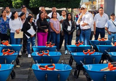 Huatusco fortalece faenas comunitarias con entrega de herramientas. Huatusco fortalece faenas comunitarias con entrega de herramientas.