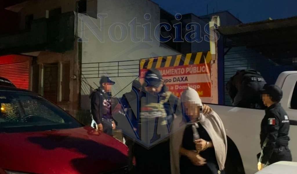 Catean dos inmuebles y detienen a tres personas en Boca del Monte. Catean dos inmuebles y detienen a tres personas en Boca del Monte.