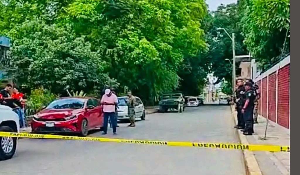 Atacan auto afuera de primaria en Álamo Temapache. Atacan auto afuera de primaria en Álamo Temapache.