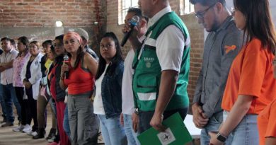 Llevan servicios a Ixcatla en Ixhuatlán del Café. Llevan servicios a Ixcatla en Ixhuatlán del Café.