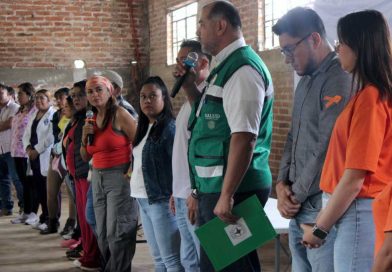 Llevan servicios a Ixcatla en Ixhuatlán del Café. Llevan servicios a Ixcatla en Ixhuatlán del Café.