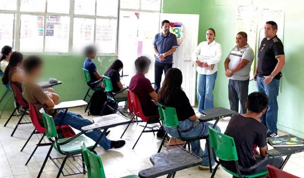 Refuerzan preparación de jóvenes en Chavaxtla. Refuerzan preparación de jóvenes en Chavaxtla.