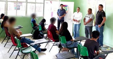 Refuerzan preparación de jóvenes en Chavaxtla. Refuerzan preparación de jóvenes en Chavaxtla.