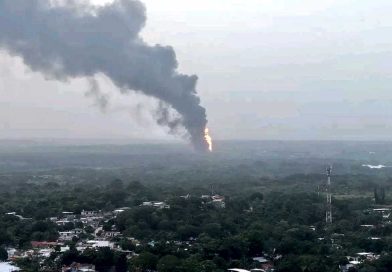 Arde ducto de Pemex en Jáltipan. Arde ducto de Pemex en Jáltipan.