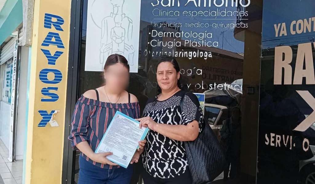 Menor de dos años obtiene certificado de nacimiento en Zentla. Menor de dos años obtiene certificado de nacimiento en Zentla.