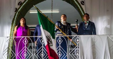 Viva Ixhuatlán del Café y viva México. Viva Ixhuatlán del Café y viva México.