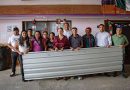 Entregan lámina a bajo costo en Ixhuatlán del Café.