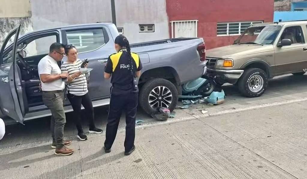 Piden ayuda para localizar camioneta tras accidente en Orizaba. Piden ayuda para localizar camioneta tras accidente en Orizaba.