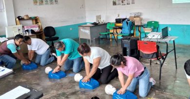 Docentes y Protección Civil reciben capacitación en RCP en Tlacotepec de Mejía. Docentes y Protección Civil reciben capacitación en RCP en Tlacotepec de Mejía.