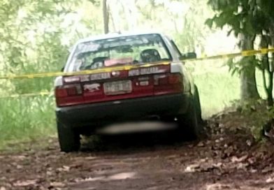 Encuentran taxi abandonado en Amatlán. Encuentran taxi abandonado en Amatlán.