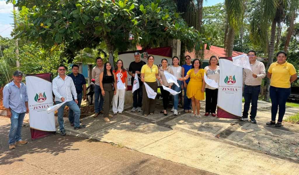 Inicia construcción de banquetas en Colonia Manuel González. Inicia construcción de banquetas en Colonia Manuel González.