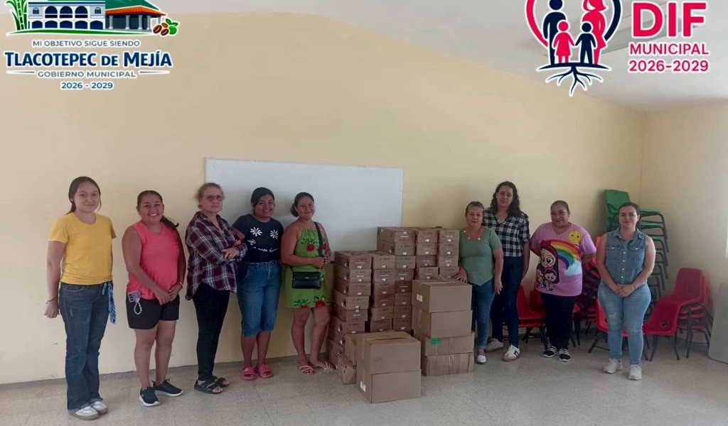 Llevan desayunos escolares a tres planteles de Tlacotepec de Mejía. Llevan desayunos escolares a tres planteles de Tlacotepec de Mejía.