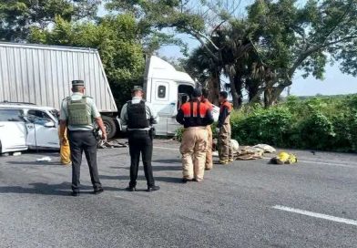 Recién nacido y tres personas más mueren en accidente. Recién nacido y tres personas más mueren en accidente.