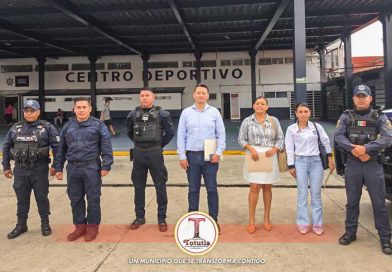 Refuerzan con armamento a la Policía Municipal de Totutla. Refuerzan con armamento a la Policía Municipal de Totutla.