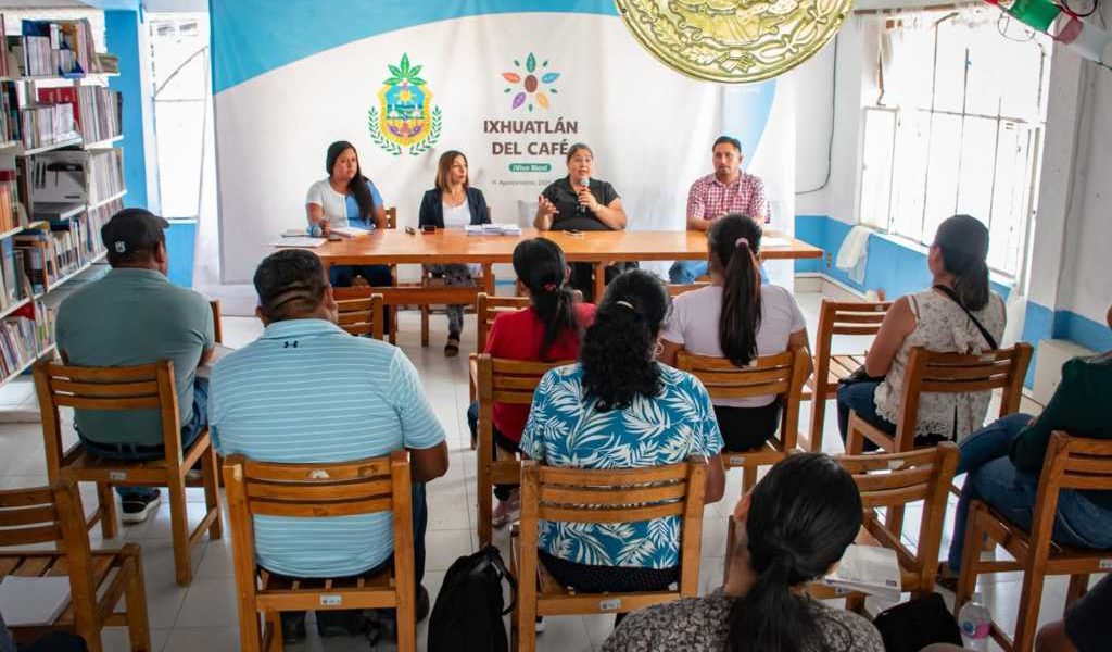 Se capacitan funcionarios de Ixhuatlán del Café en solución de conflictos. Se capacitan funcionarios de Ixhuatlán del Café en solución de conflictos.