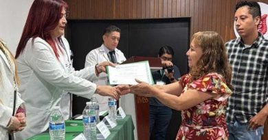 Reconoce IMSS Veracruz Norte a familiares de donadores de órganos y tejidos. Reconoce IMSS Veracruz Norte a familiares de donadores de órganos y tejidos.