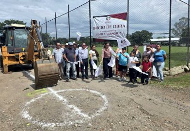 Alcaldesa de Zentla pone en marcha dos importantes obras. Alcaldesa de Zentla pone en marcha dos importantes obras.