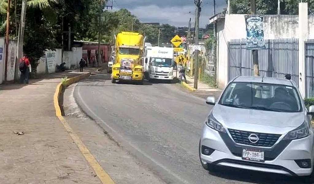Cierran por completo la carretera Fortín-Huatusco en Coscomatepec. Cierran por completo la carretera Fortín-Huatusco en Coscomatepec.