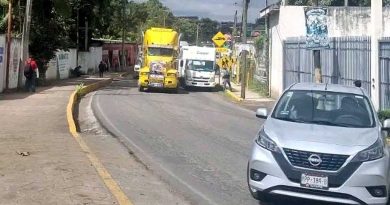 Cierran por completo la carretera Fortín-Huatusco en Coscomatepec. Cierran por completo la carretera Fortín-Huatusco en Coscomatepec.