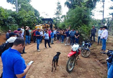 Resuelven conflicto por camino en La Patrona tras diálogo con autoridades. Resuelven conflicto por camino en La Patrona tras diálogo con autoridades.