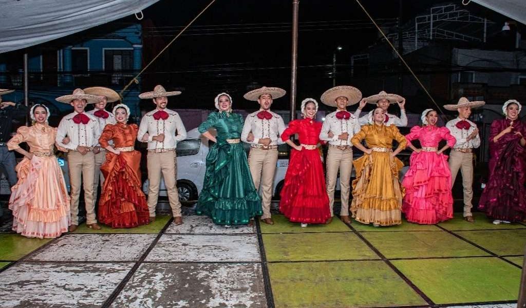 Se presentan en Ixhuatlán Ballets de México, Argentina, Colombia y Costa Rica. Se presentan en Ixhuatlán Ballets de México, Argentina, Colombia y Costa Rica.