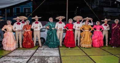 Se presentan en Ixhuatlán Ballets de México, Argentina, Colombia y Costa Rica. Se presentan en Ixhuatlán Ballets de México, Argentina, Colombia y Costa Rica.