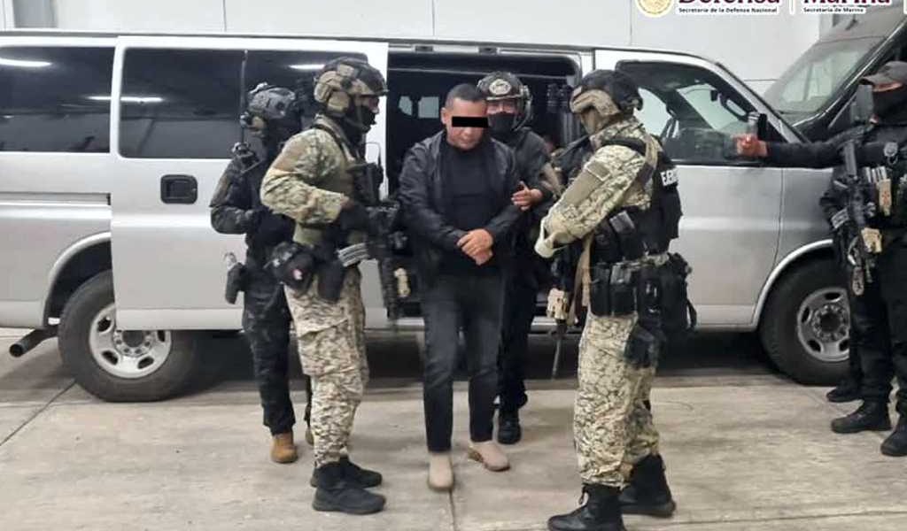Detienen a presunto operador del CJNG con presencia en Veracruz. Detienen a presunto operador del CJNG con presencia en Veracruz.