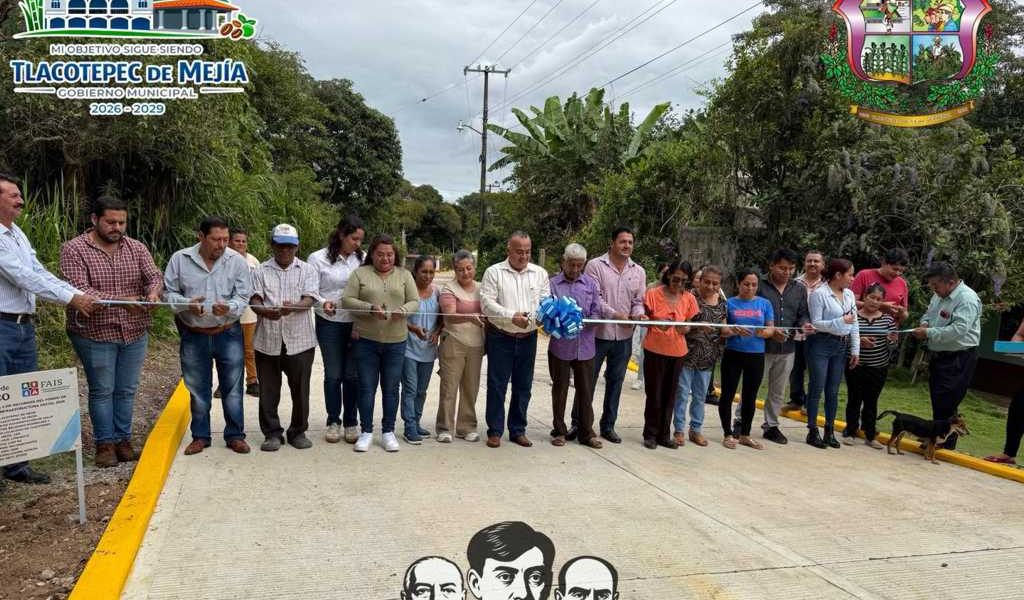 Entregan rehabilitada la calle Emiliano Zapata en Tlacotepec de Mejía. Entregan rehabilitada la calle Emiliano Zapata en Tlacotepec de Mejía.