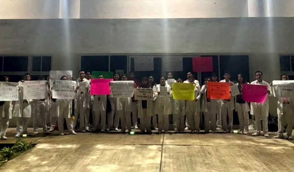 Estudiantes de la UPH toman instalaciones; piden destitución de rectora. Estudiantes de la UPH toman instalaciones; piden destitución de rectora.