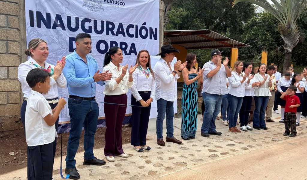 Inauguran primera etapa del camino Chavaxtla-Peregrina. Inauguran primera etapa del camino Chavaxtla-Peregrina.