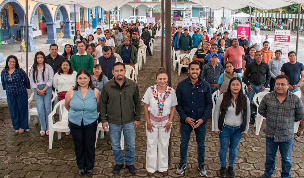 Llevan ofertas de trabajo a Ixhuatlán del Café. Llevan ofertas de trabajo a Ixhuatlán del Café.