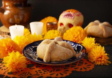 Pan de muerto: una tradición con historia. Pan de muerto: una tradición con historia.