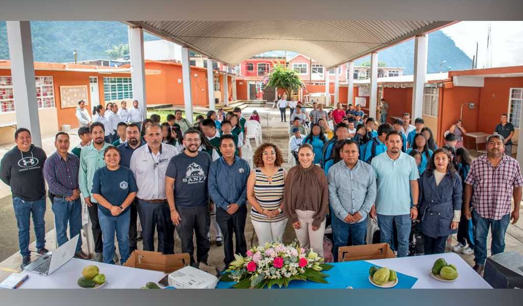 Realizan Jornada de Capacitación sobre cultivo de chayote en Ixhuatlán. Realizan Jornada de Capacitación sobre cultivo de chayote en Ixhuatlán.