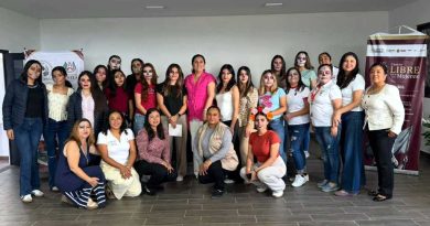 Zentla promueve tradiciones con taller de maquillaje de Catrina. Zentla promueve tradiciones con taller de maquillaje de Catrina.