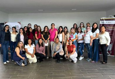 Zentla promueve tradiciones con taller de maquillaje de Catrina. Zentla promueve tradiciones con taller de maquillaje de Catrina.